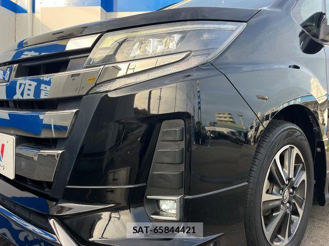 Toyota NOAH 2018-03 7393248-13