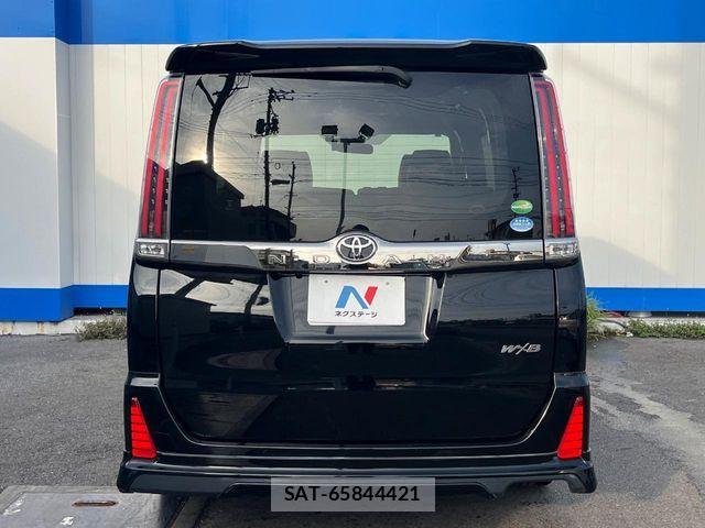 Toyota NOAH 2018-03 7393248-15