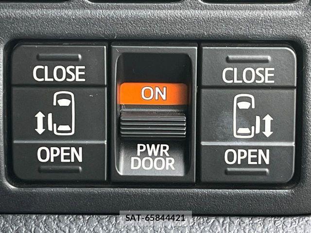 Toyota NOAH 2018-03 7393248-7