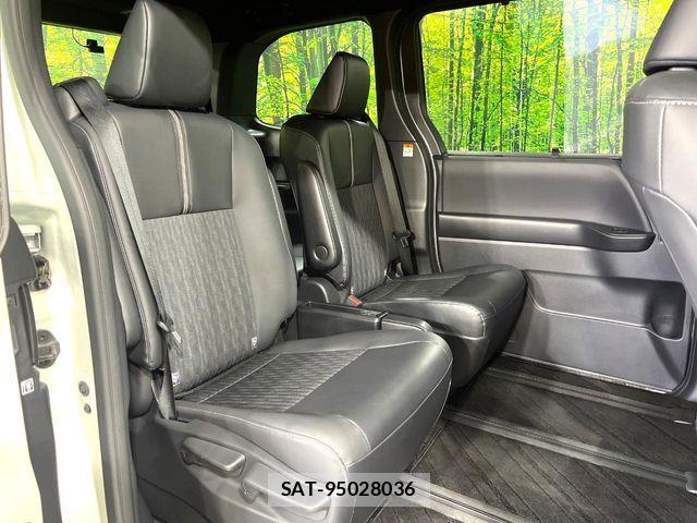 Toyota NOAH 2023-11 7393237-8