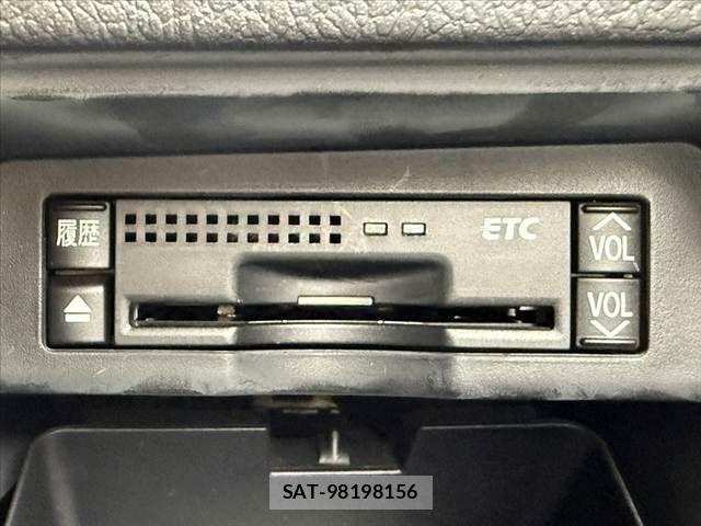 Toyota NOAH 2012-02 7393259-23