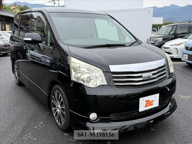 Toyota NOAH 2012-02 7393259-7