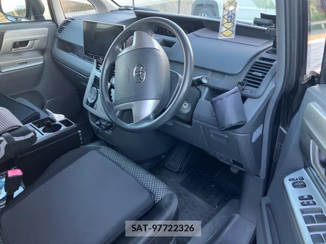 Toyota NOAH 2010-02 7393260-13