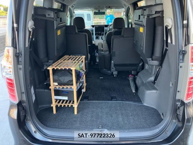 Toyota NOAH 2010-02 7393260-14