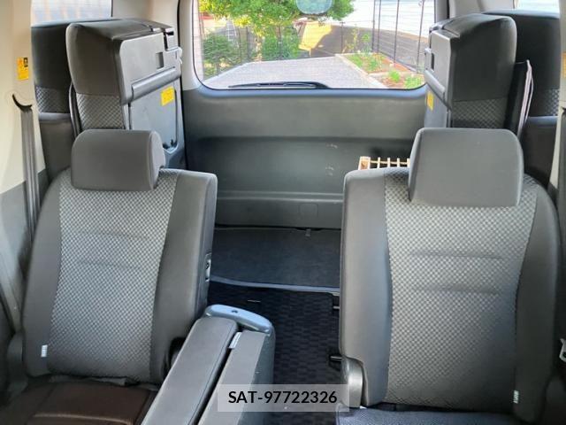 Toyota NOAH 2010-02 7393260-16