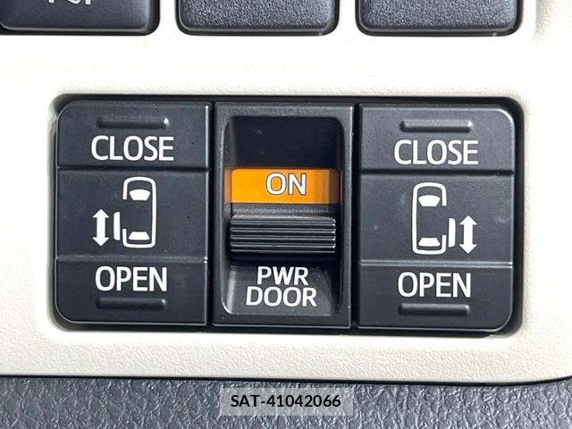 Toyota NOAH 2018-09 7393239-4