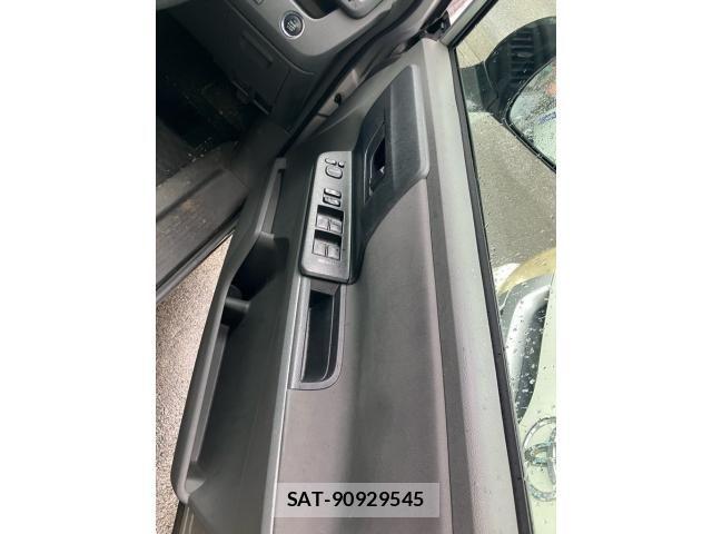 Toyota NOAH 2009-06 7393267-12