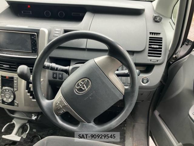 Toyota NOAH 2009-06 7393267-14