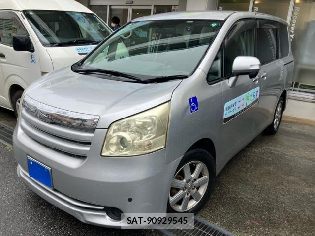 Toyota NOAH 2009-06 7393267-1