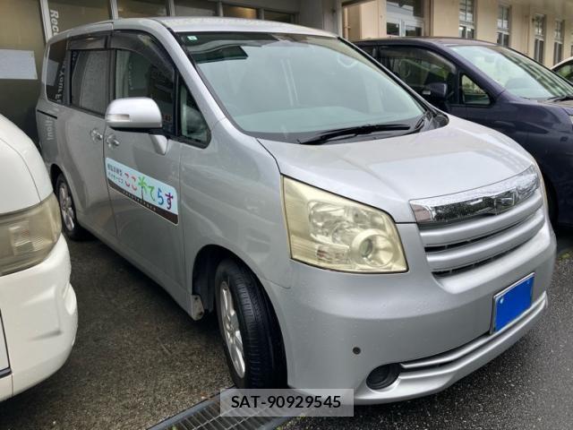 Toyota NOAH 2009-06 7393267-2