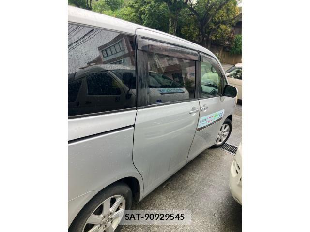 Toyota NOAH 2009-06 7393267-3