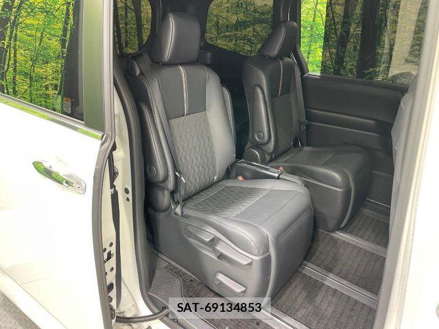 Toyota NOAH 2023-06 7393222-9