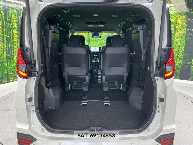 Toyota NOAH 2023-06 7393222-11