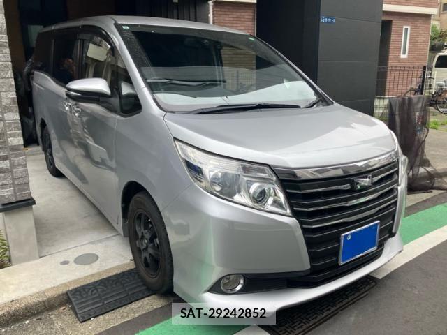 Toyota NOAH 2015-09 7456358-0
