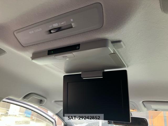 Toyota NOAH 2015-09 7456358-14