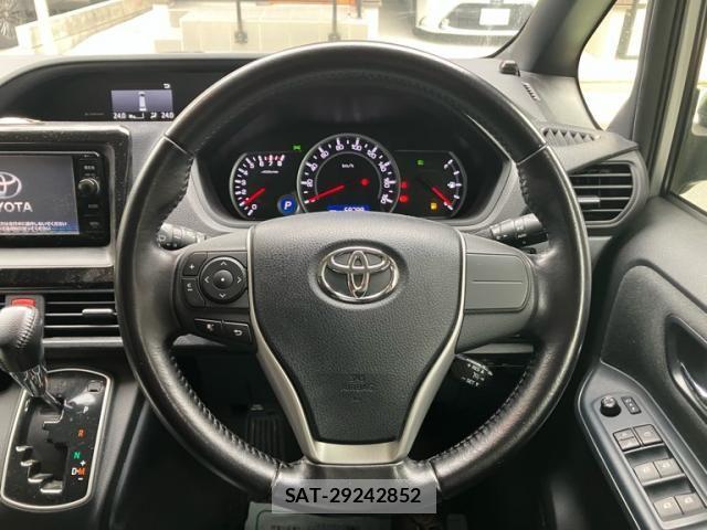 Toyota NOAH 2015-09 7456358-17