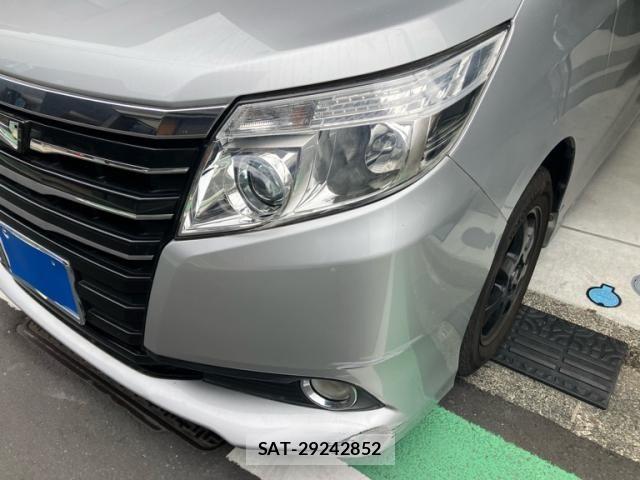 Toyota NOAH 2015-09 7456358-2