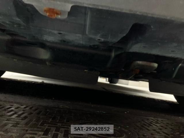 Toyota NOAH 2015-09 7456358-4