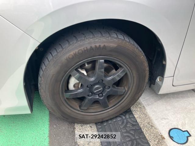 Toyota NOAH 2015-09 7456358-5