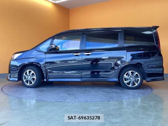 Toyota NOAH 2021-12 7456332-10