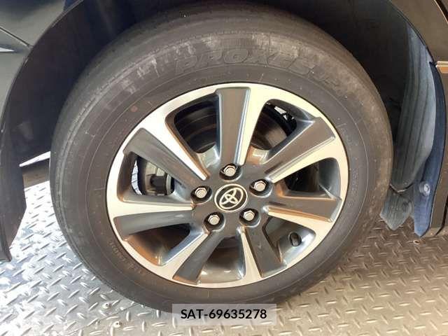 Toyota NOAH 2021-12 7456332-11
