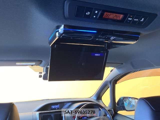 Toyota NOAH 2021-12 7456332-4