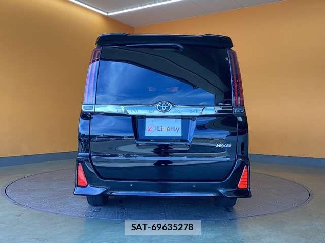 Toyota NOAH 2021-12 7456332-8