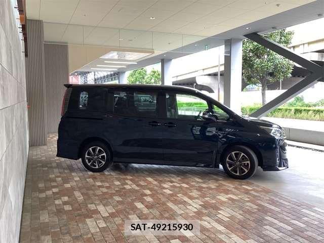 Toyota NOAH 2017-11 7456346-6