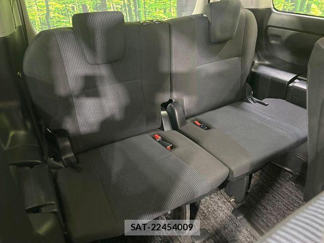 Toyota NOAH 2015-02 7456352-9