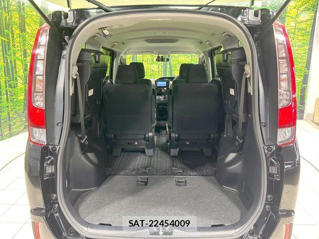 Toyota NOAH 2015-02 7456352-10