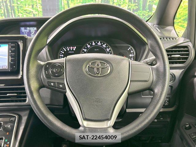 Toyota NOAH 2015-02 7456352-11