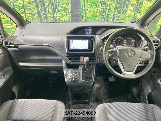 Toyota NOAH 2015-02 7456352-1