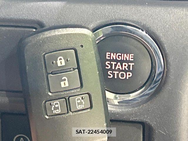 Toyota NOAH 2015-02 7456352-6