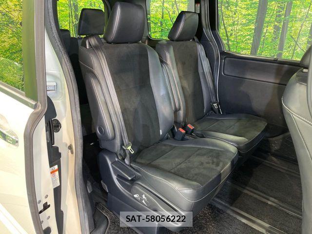 Toyota NOAH 2018-05 7456347-8