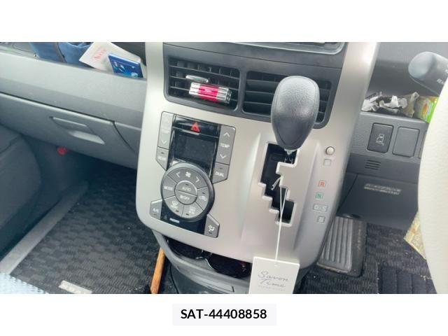 Toyota NOAH 2008-05 7456368-12
