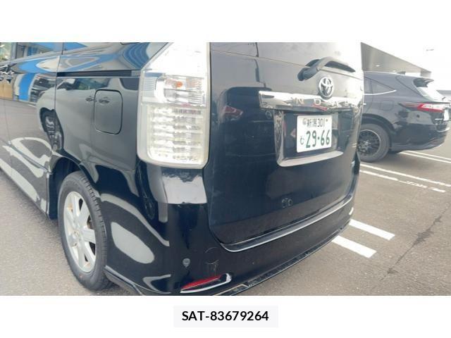 Toyota NOAH 2009-09 7456364-1
