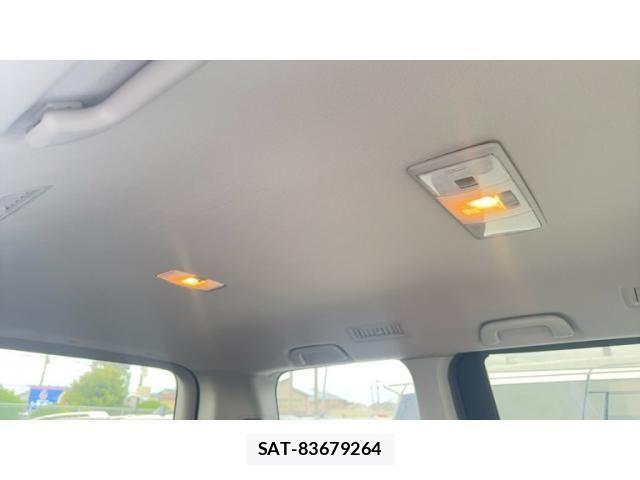 Toyota NOAH 2009-09 7456364-21