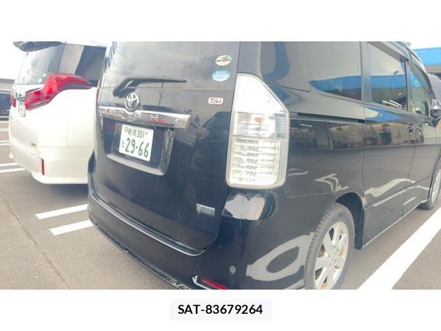 Toyota NOAH 2009-09 7456364-2