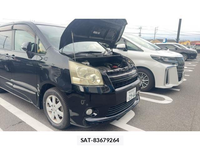 Toyota NOAH 2009-09 7456364-3
