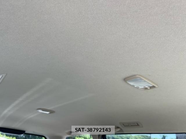 Toyota NOAH 2005-10 7456367-14