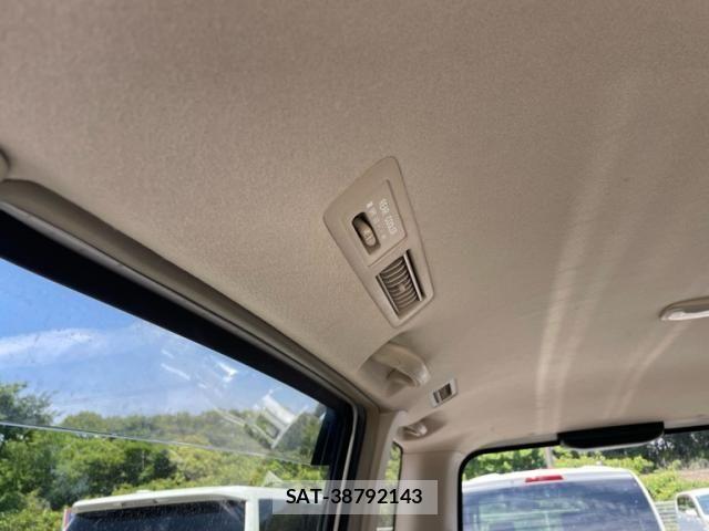 Toyota NOAH 2005-10 7456367-15