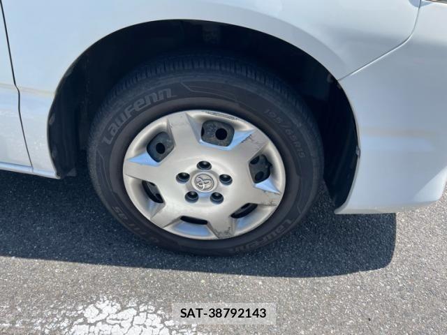 Toyota NOAH 2005-10 7456367-3