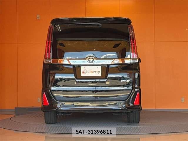 Toyota NOAH 2020-10 7456339-12