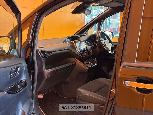 Toyota NOAH 2020-10 7456339-18
