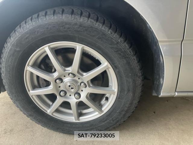 Toyota NOAH 2005-10 7456369-10