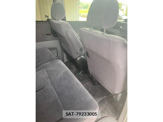 Toyota NOAH 2005-10 7456369-12