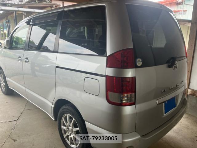Toyota NOAH 2005-10 7456369-5