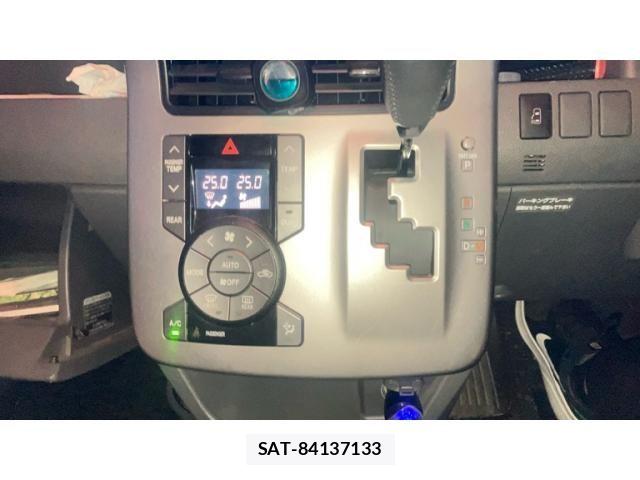 Toyota NOAH 2008-04 7456363-14