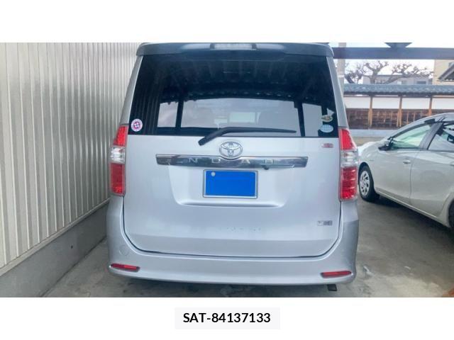 Toyota NOAH 2008-04 7456363-5