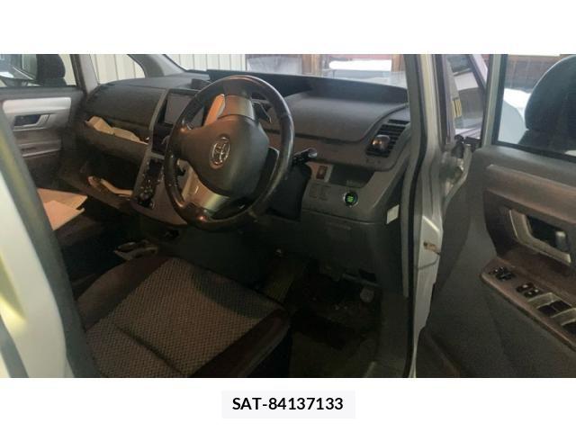 Toyota NOAH 2008-04 7456363-7